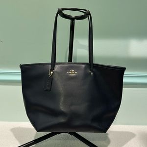 Taxi Zip Leather Coach Navy Blue Shoulder Bag Tote